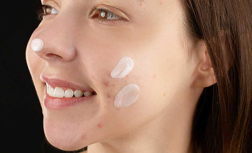 Dr. Yeung Ho Hong(楊浩康) explains Acne treatment topical medications